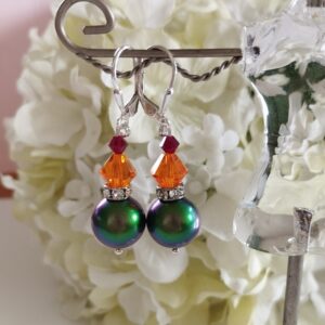 Дълги обеци с кристали и зелени перли Swarovski Crystals